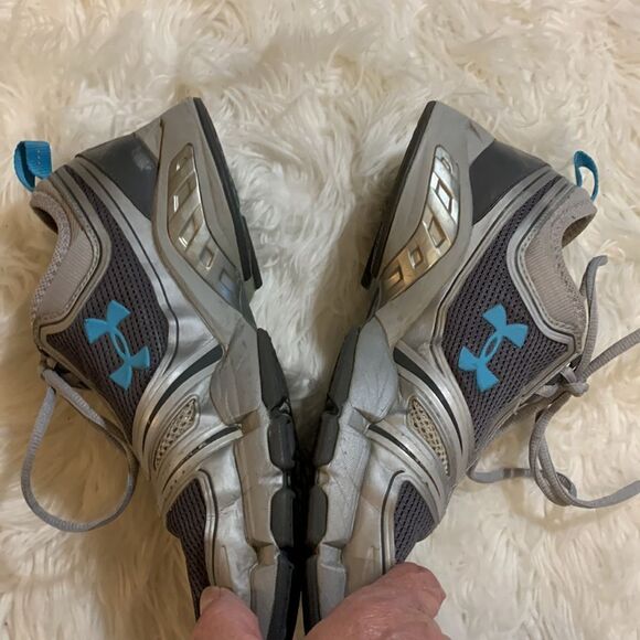 Under Armour size 12 ladies performance walker sneakers - Picture 2 of 9